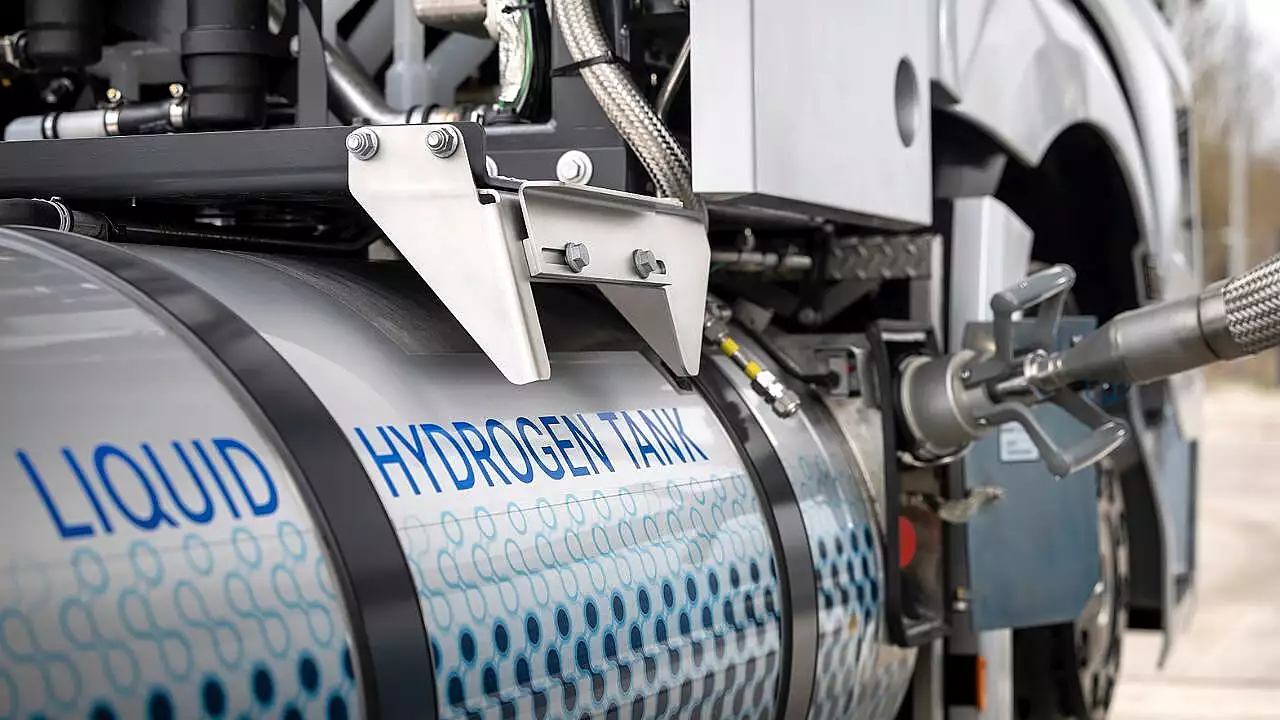 Liquid Hydrogen Refuelling Technology: Daimler Truck, Linde Set New Standard