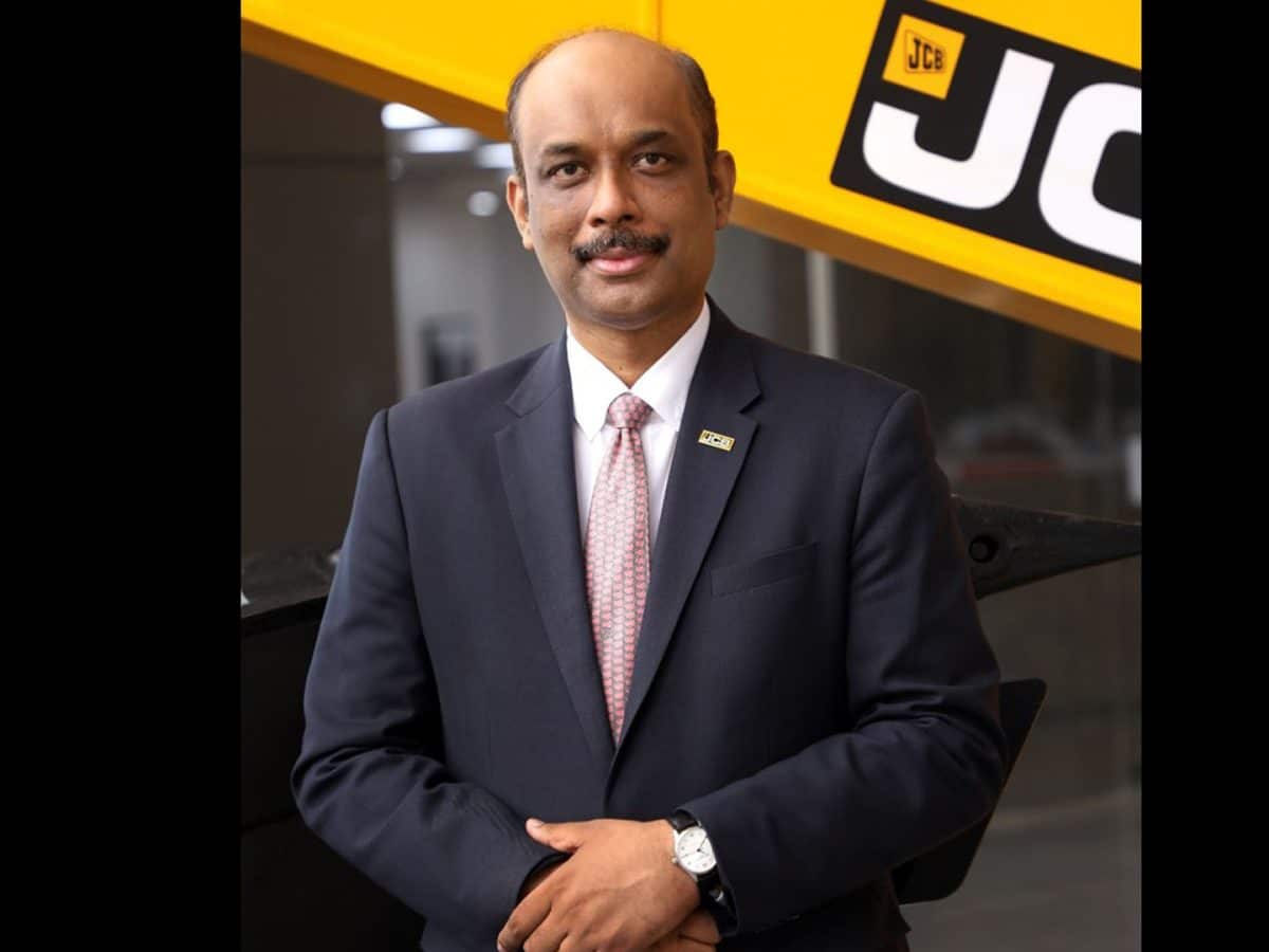 JCB premieres hydrogen power at EXCON 2023