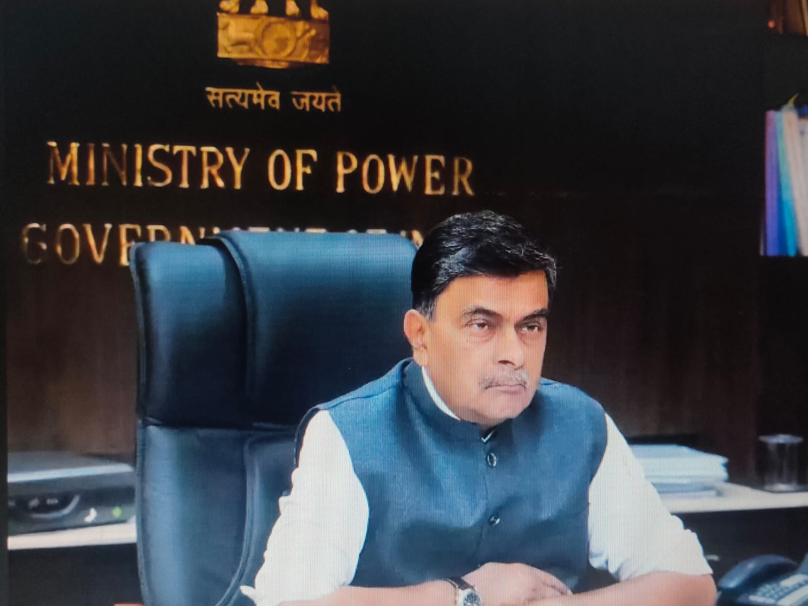 Green Hydrogen in transport: RK Singh chairs crucial meeting for national mission