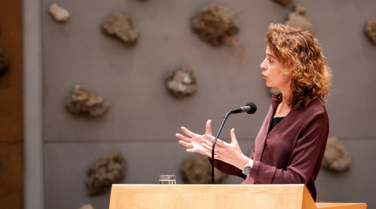 Netherlands commits €2.1 billion to green hydrogen, sets 4% industry mandate