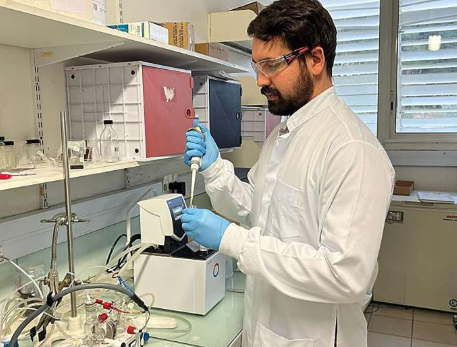 Sustainable method produces high-purity material for use in green hydrogen production