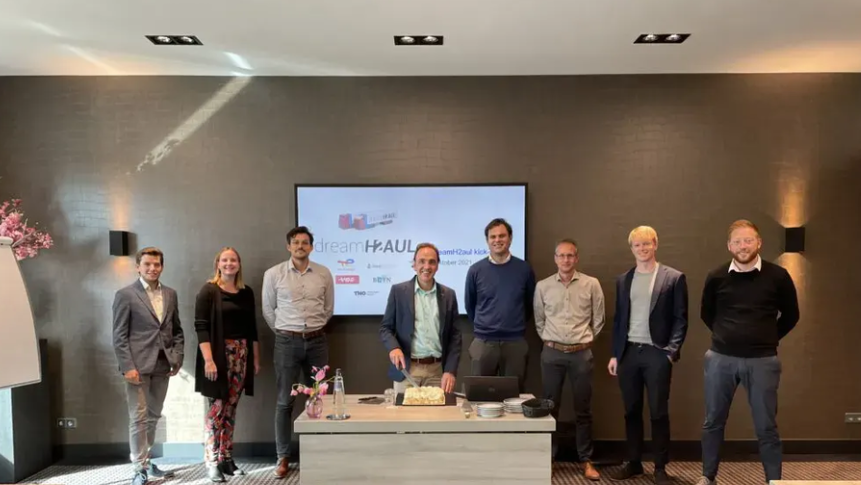 Dutch Consortium Starts Development of Hydrogen Trucks and Filling Station