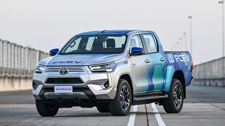 Hydrogen-powered Toyota HiLux dual-cab concept unveiled in Thailand – Drive